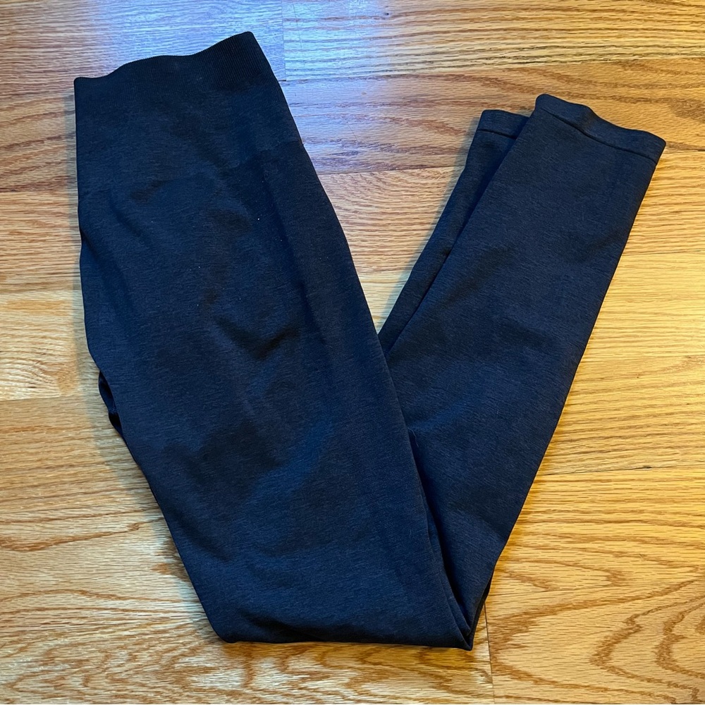 Alphalete dark gray leggings